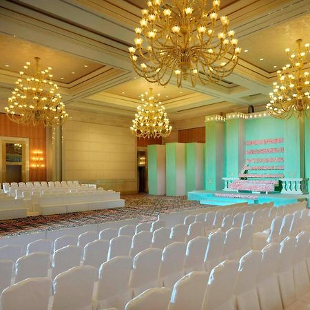 Courtyard By Marriott Kuwait City Esterno foto