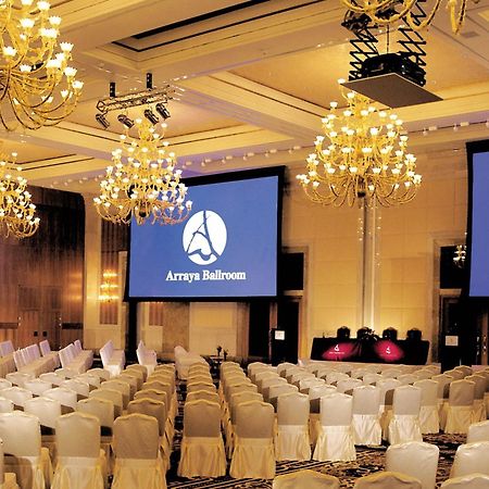 Courtyard By Marriott Kuwait City Esterno foto