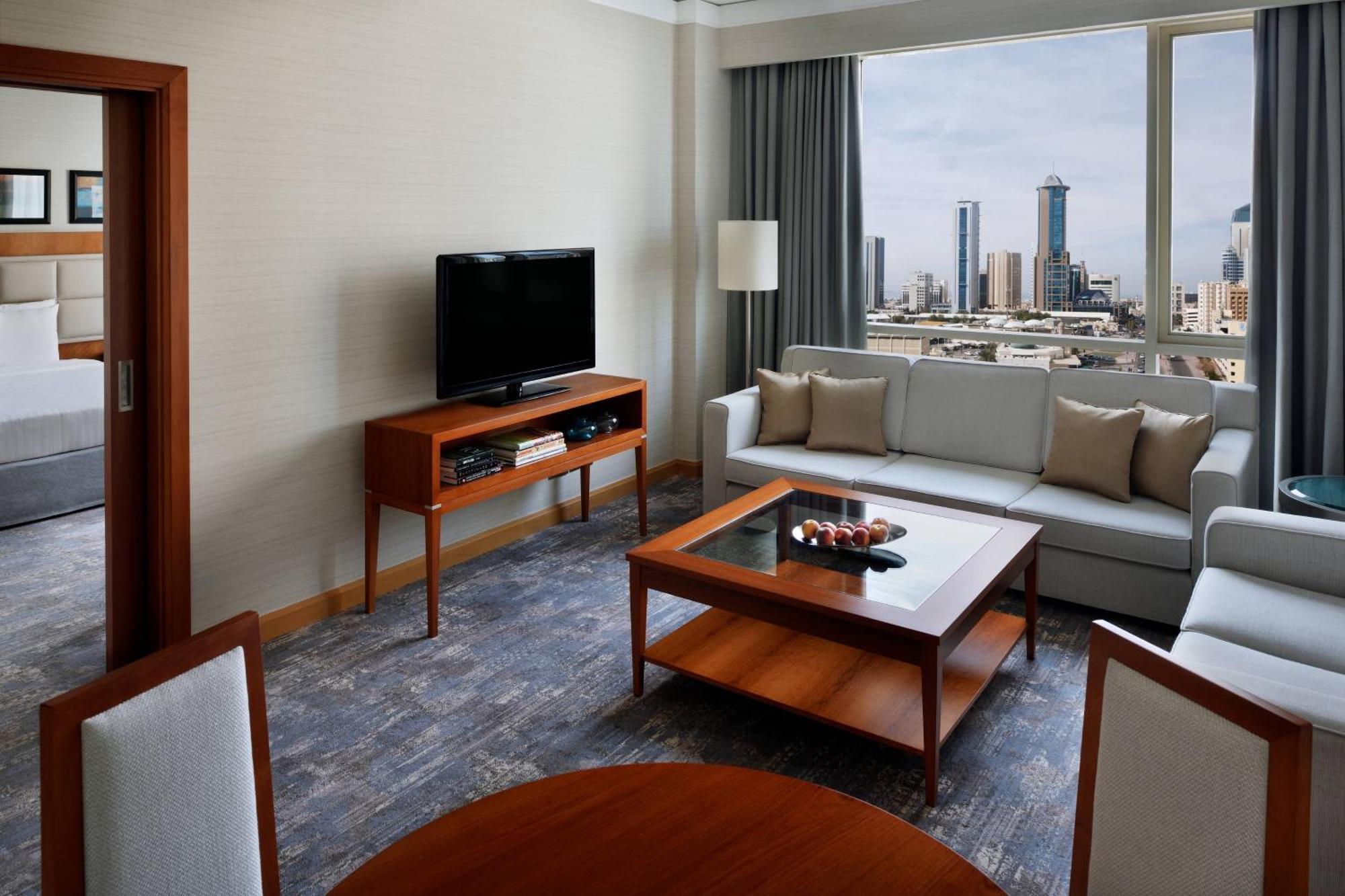 Courtyard By Marriott Kuwait City Esterno foto