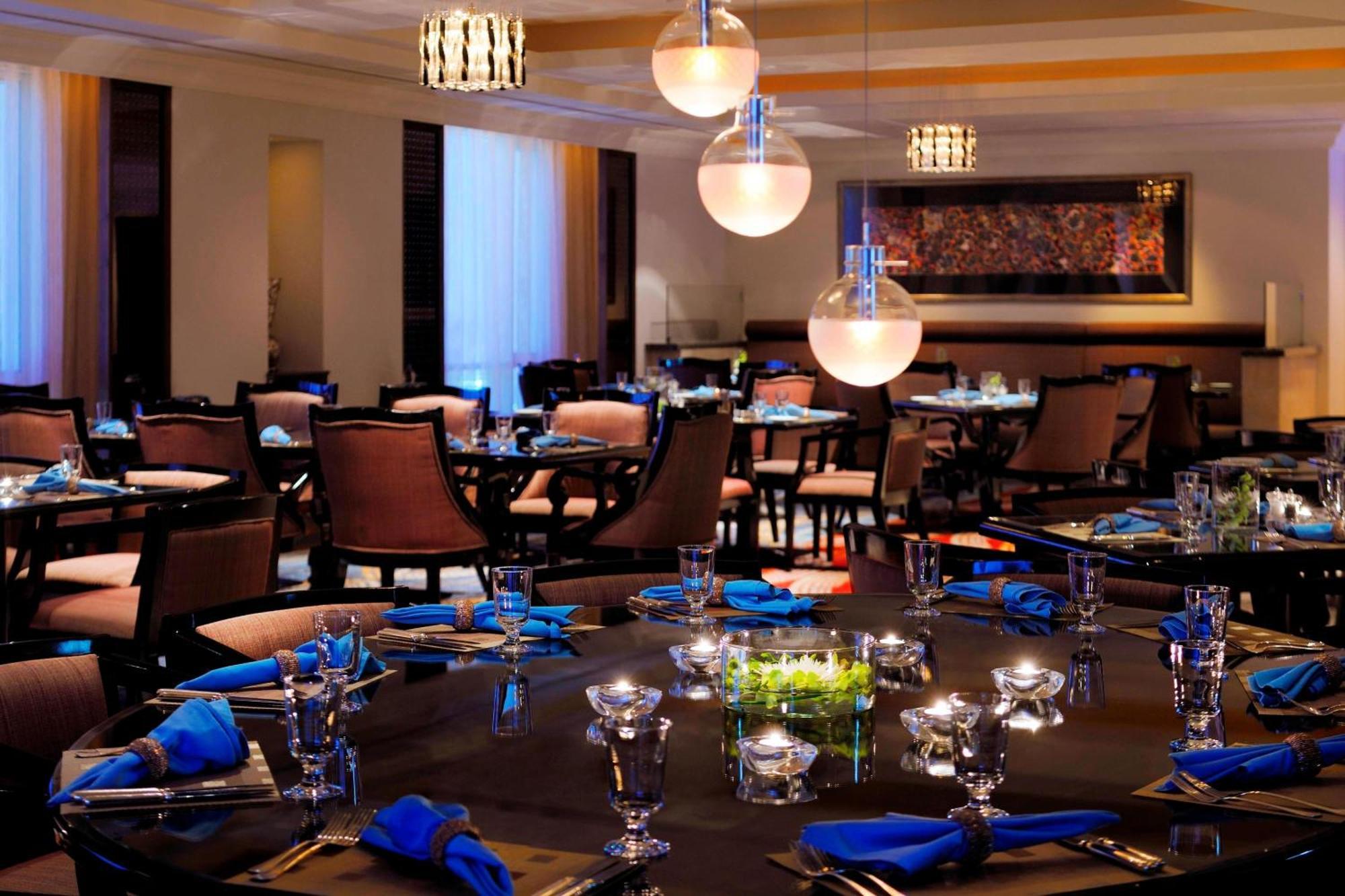 Courtyard By Marriott Kuwait City Esterno foto