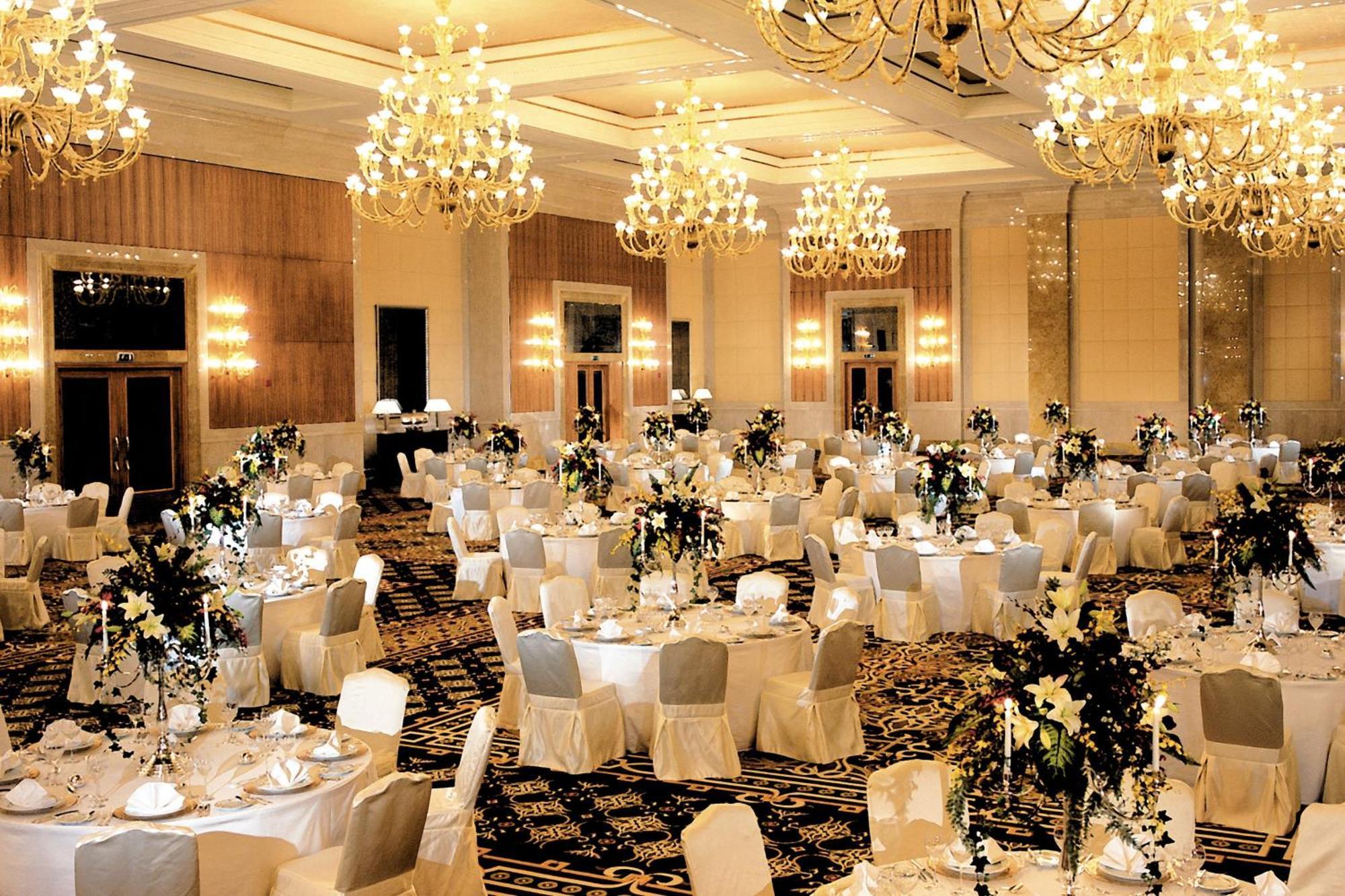 Courtyard By Marriott Kuwait City Esterno foto