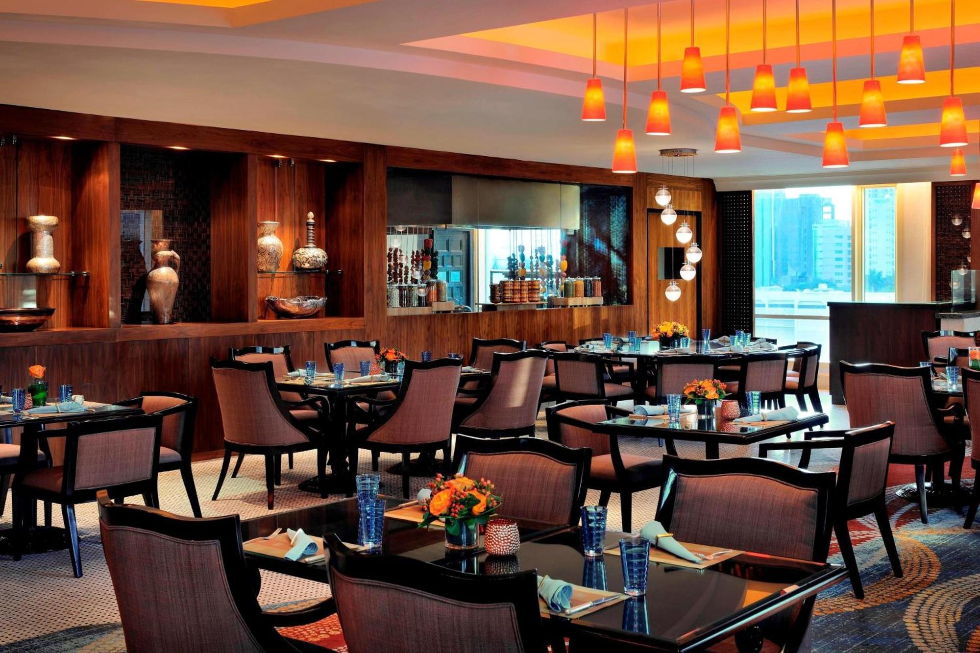 Courtyard By Marriott Kuwait City Esterno foto