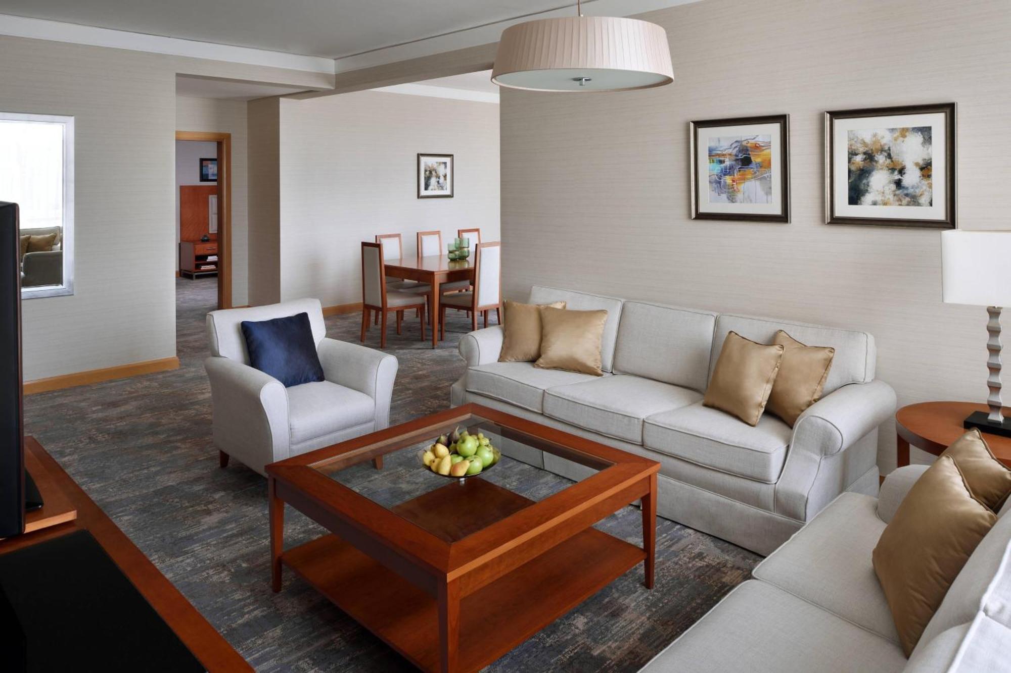 Courtyard By Marriott Kuwait City Esterno foto