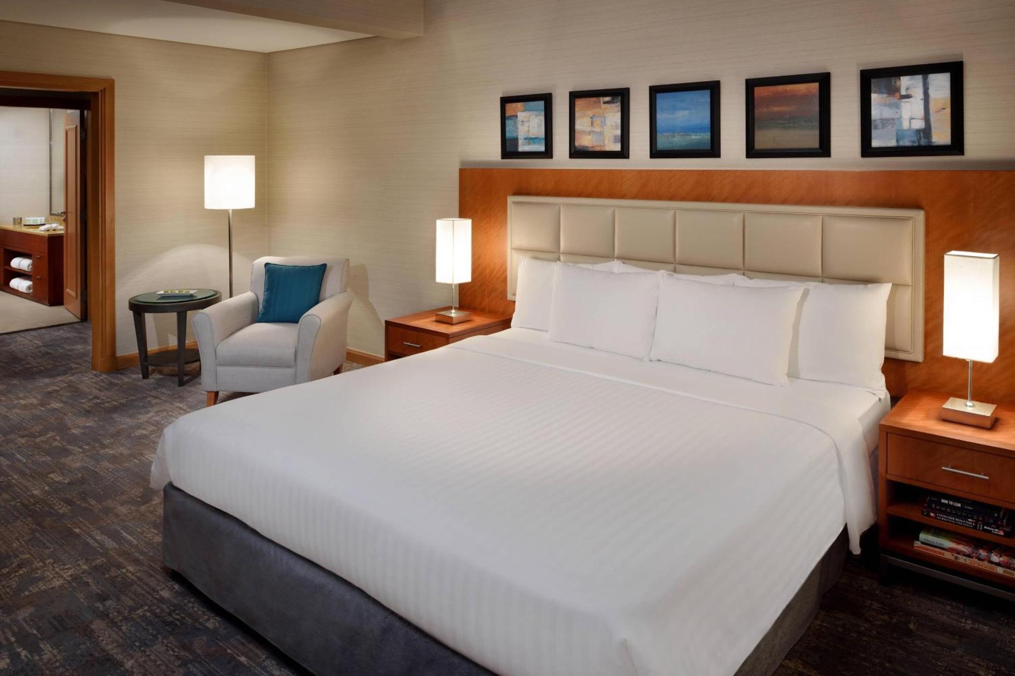 Courtyard By Marriott Kuwait City Esterno foto