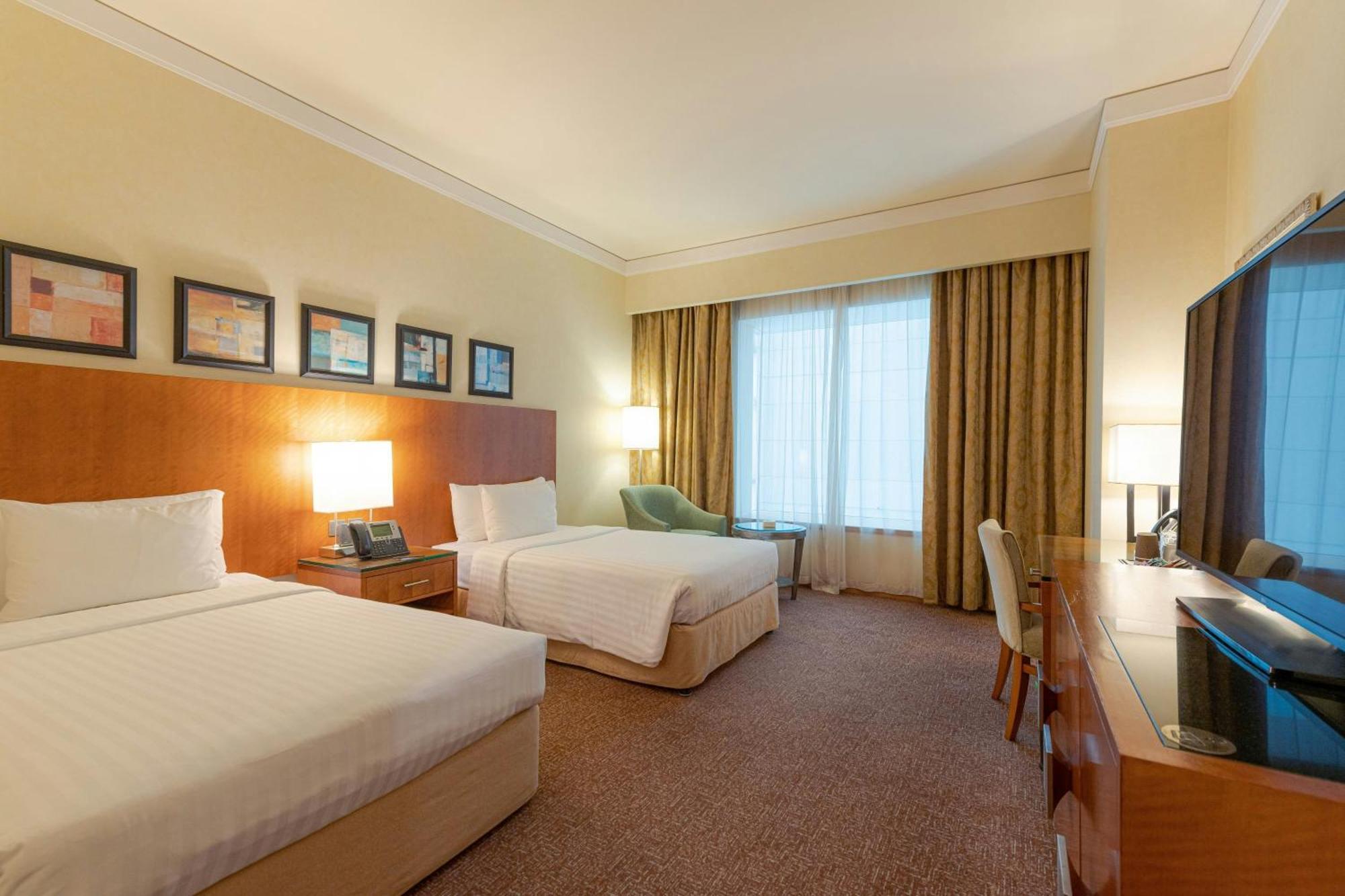 Courtyard By Marriott Kuwait City Esterno foto
