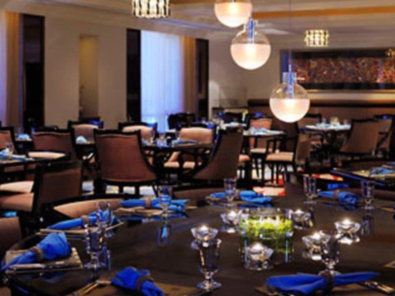 Courtyard By Marriott Kuwait City Esterno foto