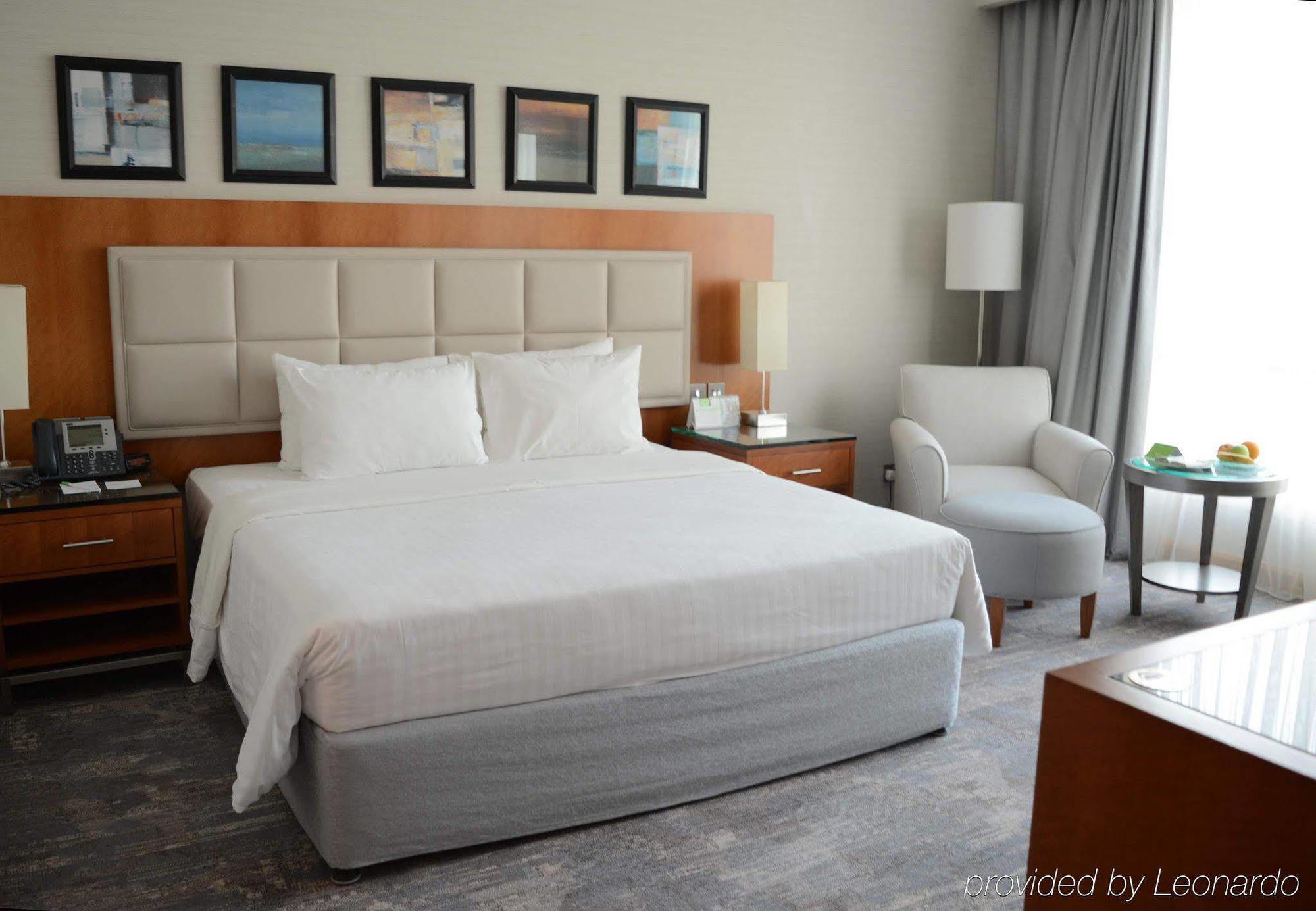 Courtyard By Marriott Kuwait City Esterno foto