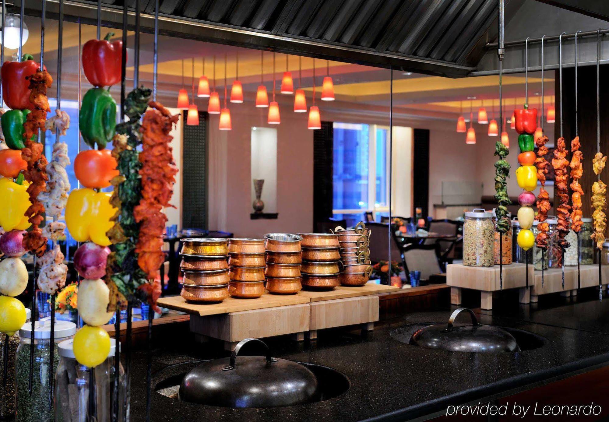 Courtyard By Marriott Kuwait City Esterno foto